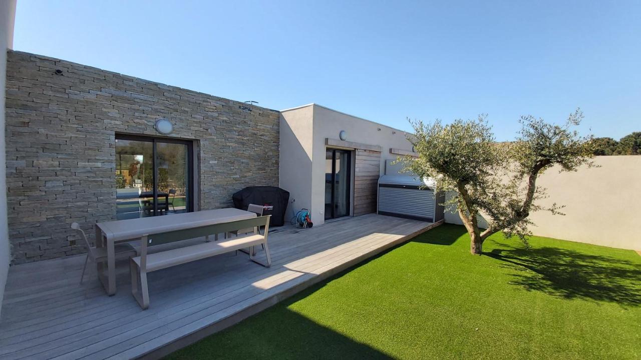 Villa Home Holiday A Cala Rossa Lecci Eksteriør bilde