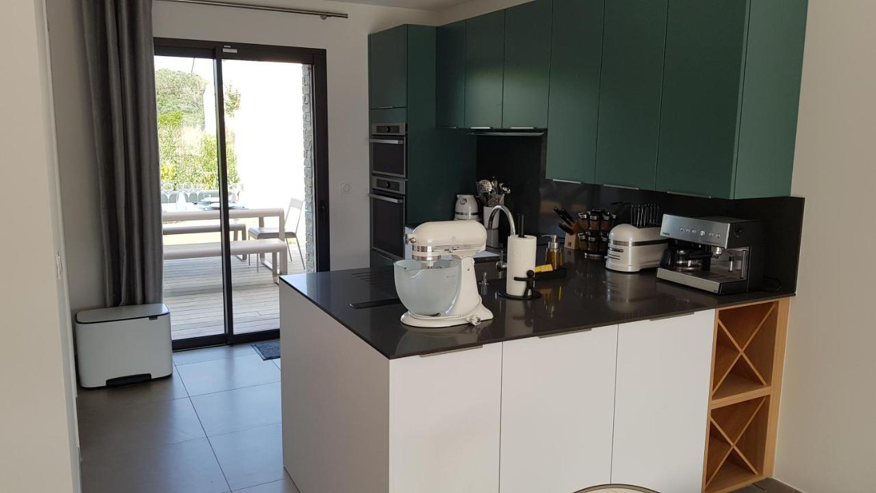 Villa Home Holiday A Cala Rossa Lecci Eksteriør bilde