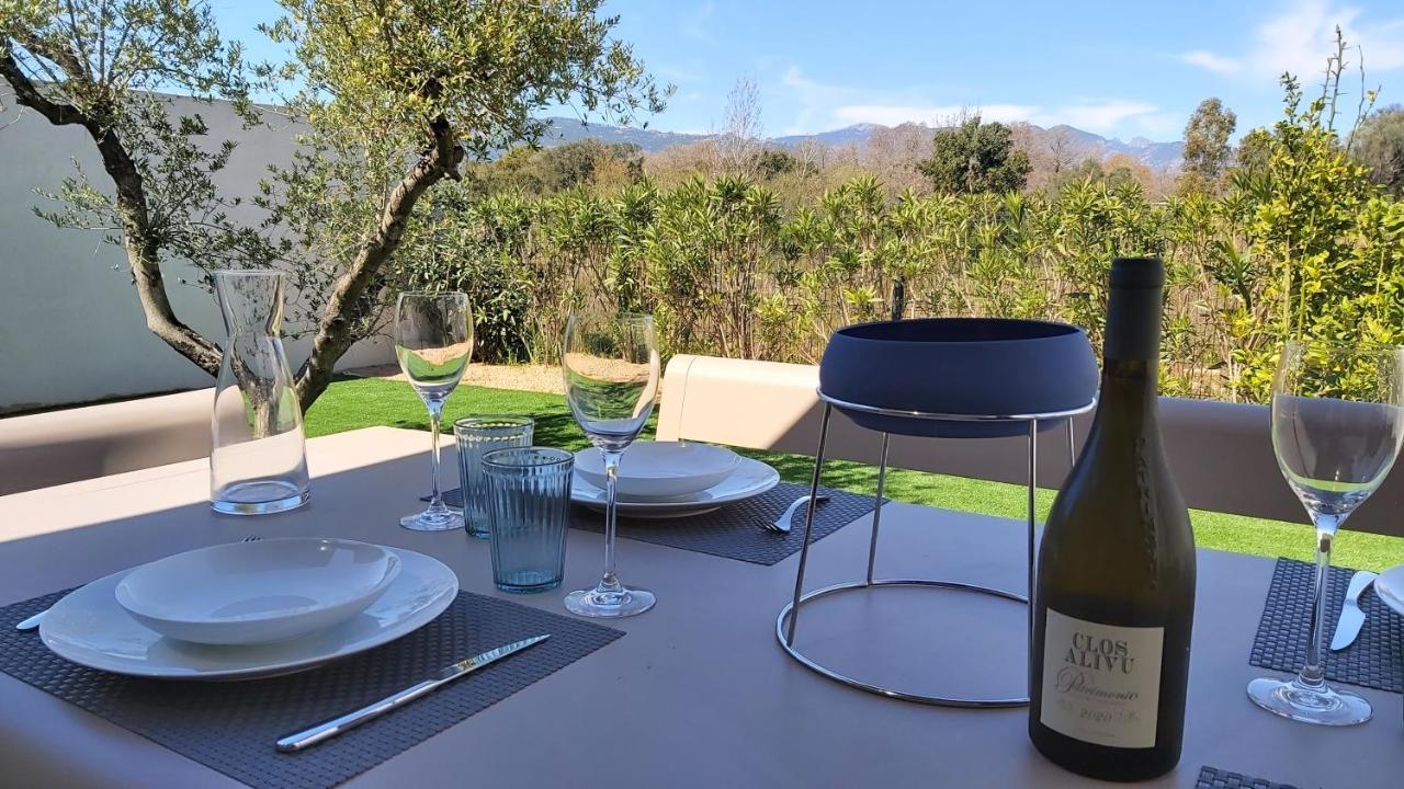 Villa Home Holiday A Cala Rossa Lecci Eksteriør bilde