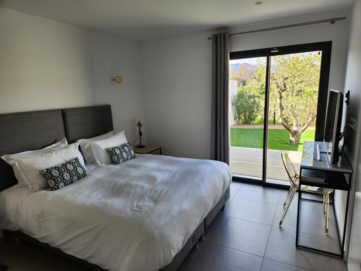 Villa Home Holiday A Cala Rossa Lecci Eksteriør bilde