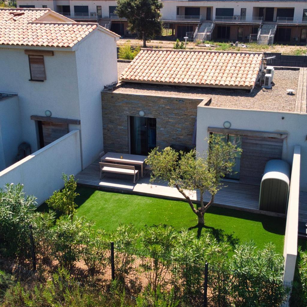 Villa Home Holiday A Cala Rossa Lecci Eksteriør bilde